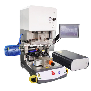 Machine de soudage de fil à ultrasons sur le connecteur