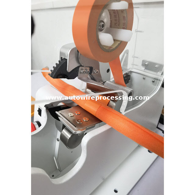 Machine semi-automatique compacte pour enregistrement de fil et de tuyau